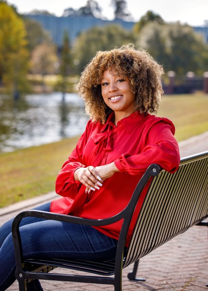 CP1037 Palmer Photography - graduation portrait, Middle Georgia University female
