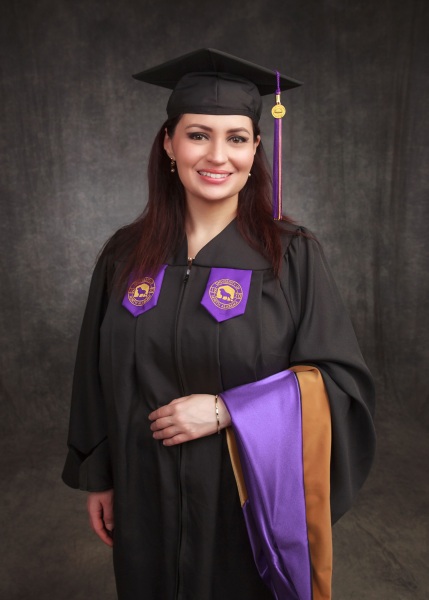 KH_1012p Palmer Photography - graduation portrait, Mercer Medical University female