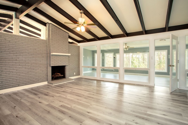 Real Estate-Victoria-Cir-Macon-1013